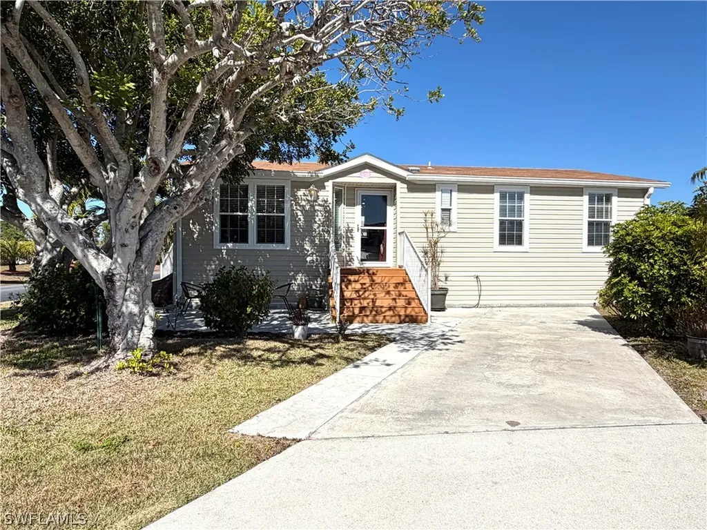 4750 Lantern Lane W Estero FL 33928