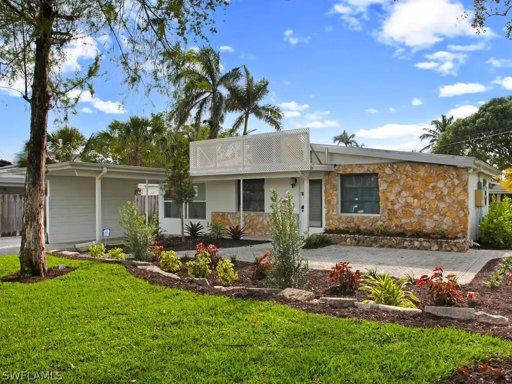 1014 Broad Avenue N Naples FL 34102