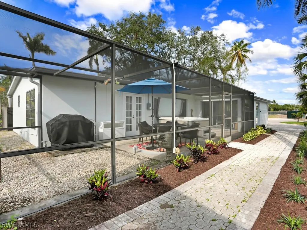 1014 Broad Avenue N Naples FL 34102