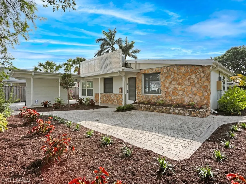 1014 Broad Avenue N Naples FL 34102