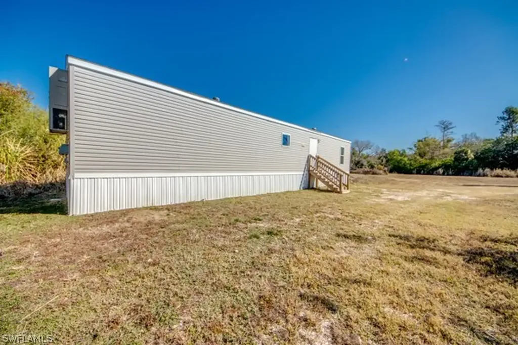 7711 Suncoast Drive North Fort Myers FL 33917