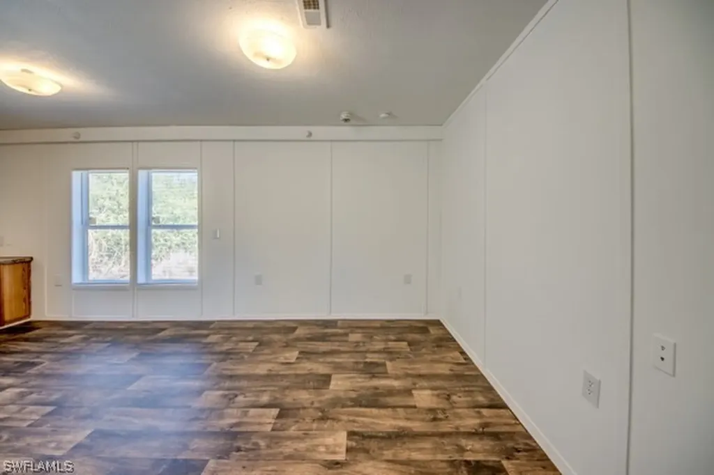 7711 Suncoast Drive North Fort Myers FL 33917