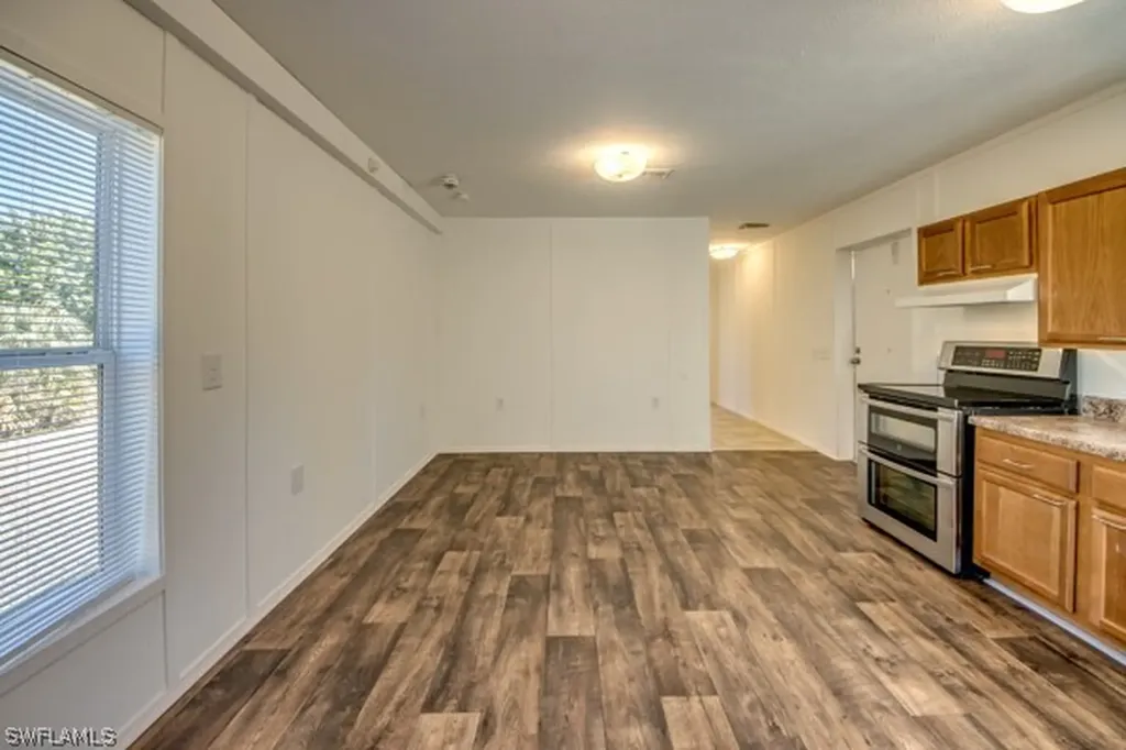 7711 Suncoast Drive North Fort Myers FL 33917