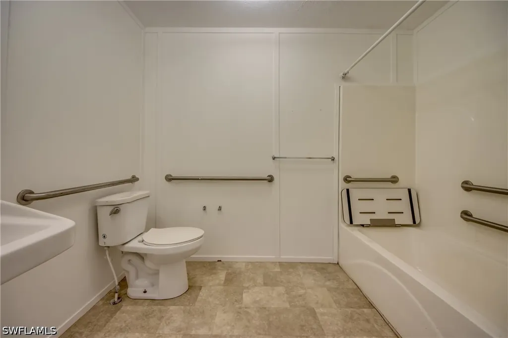 7711 Suncoast Drive North Fort Myers FL 33917