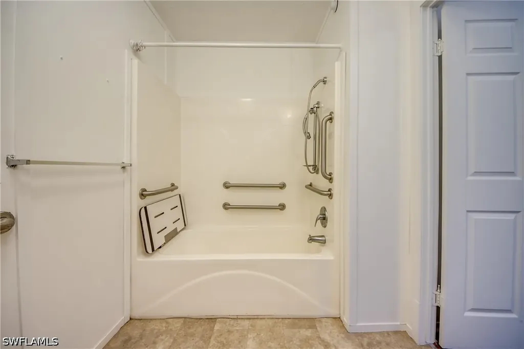 7711 Suncoast Drive North Fort Myers FL 33917