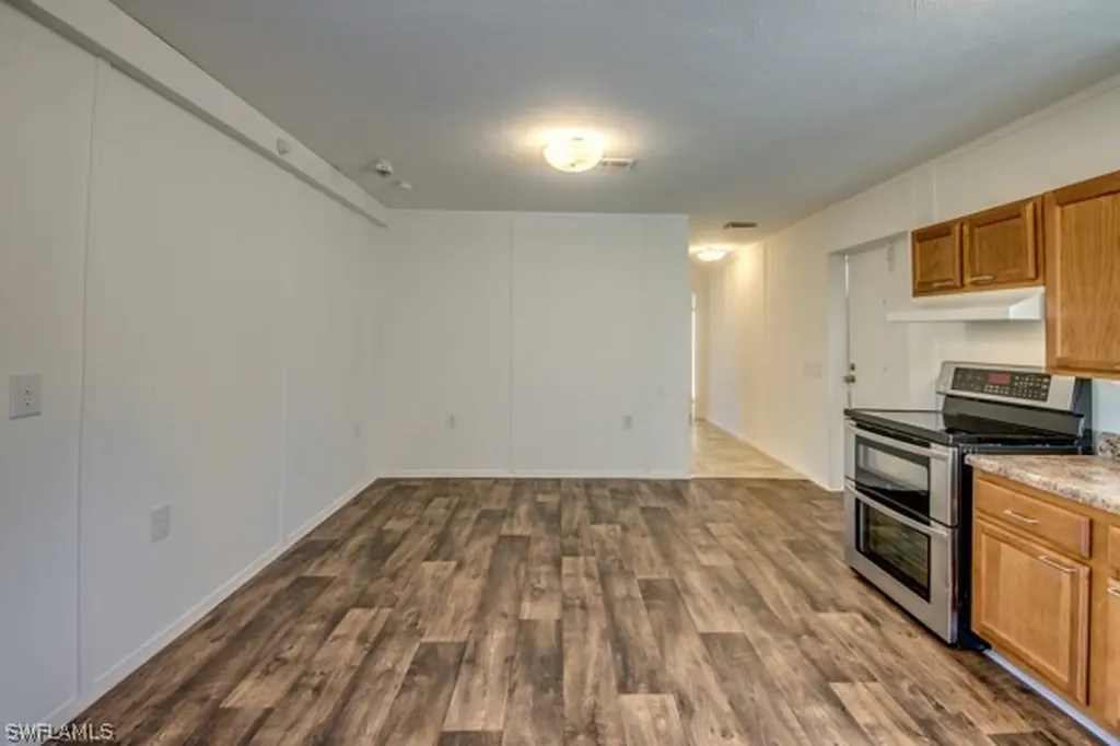 7711 Suncoast Drive North Fort Myers FL 33917