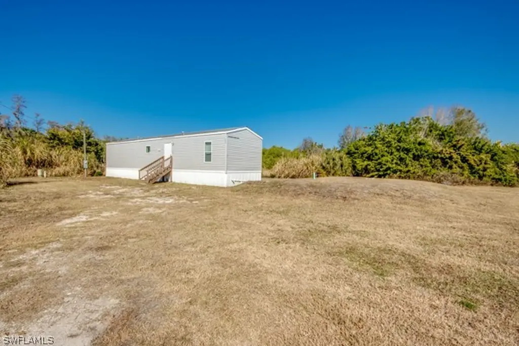 7711 Suncoast Drive North Fort Myers FL 33917