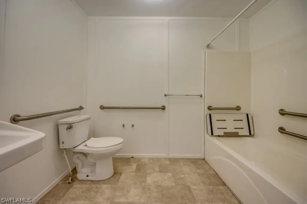 7711 Suncoast Drive North Fort Myers FL 33917