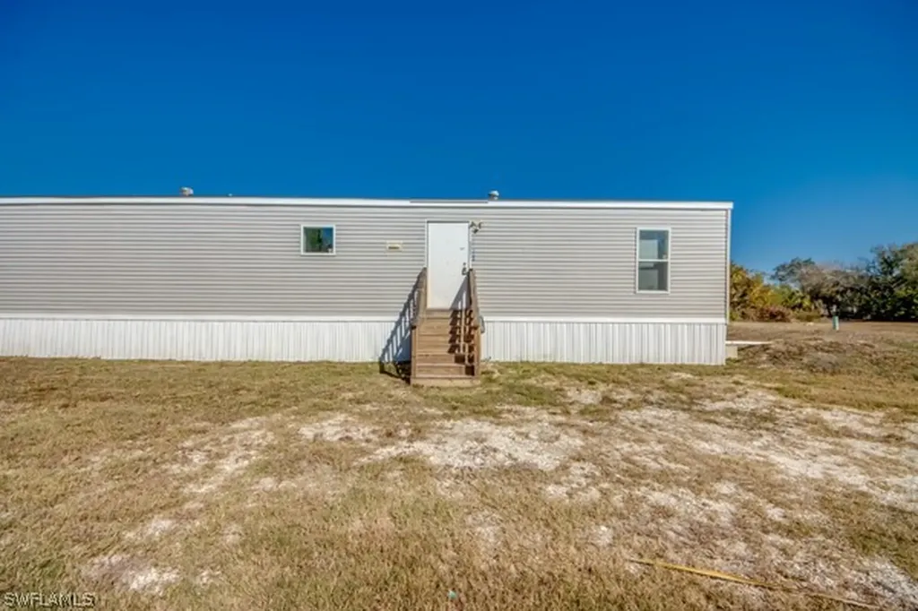 7711 Suncoast Drive North Fort Myers FL 33917