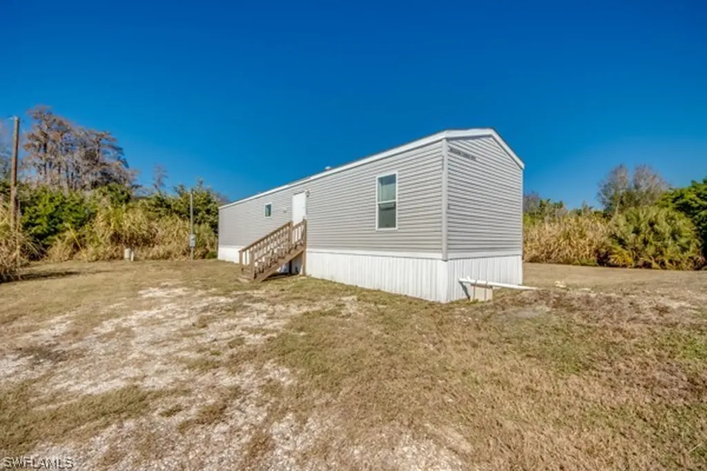 7711 Suncoast Drive North Fort Myers FL 33917