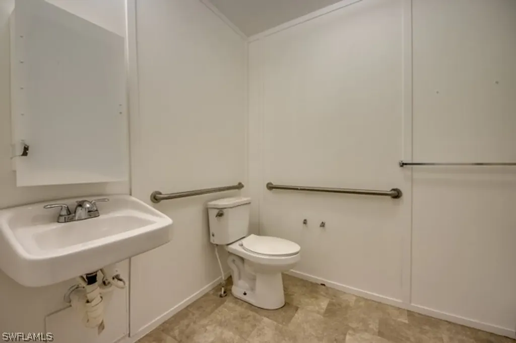 7711 Suncoast Drive North Fort Myers FL 33917