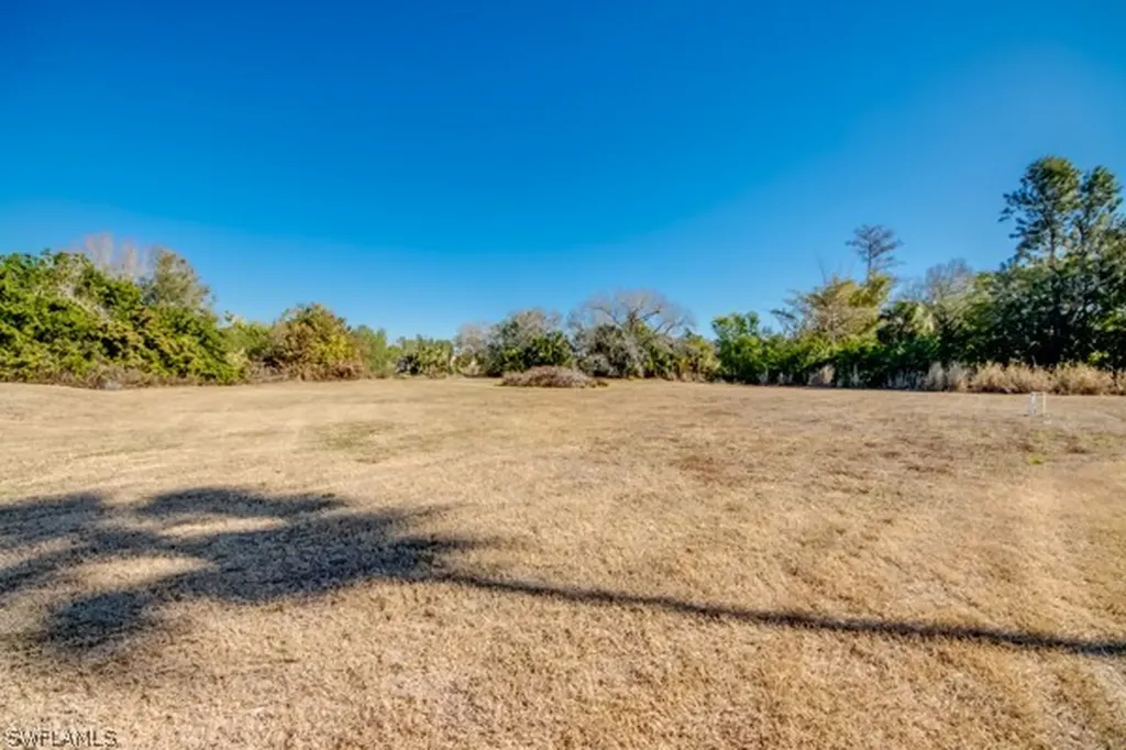 7711 Suncoast Drive North Fort Myers FL 33917