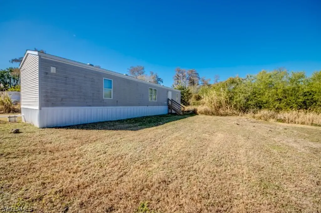 7711 Suncoast Drive North Fort Myers FL 33917