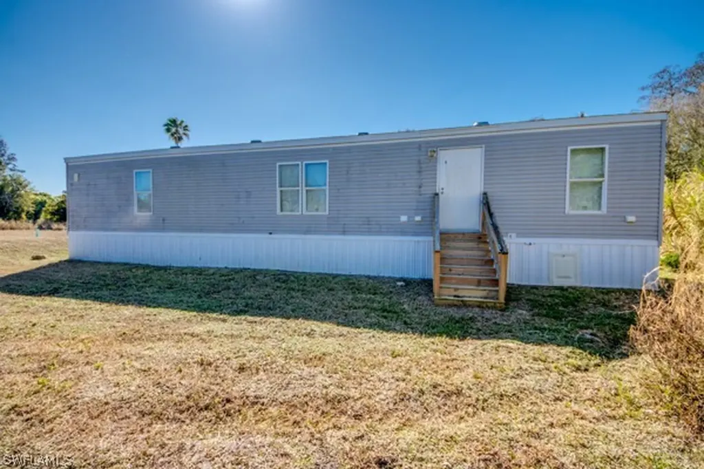 7711 Suncoast Drive North Fort Myers FL 33917