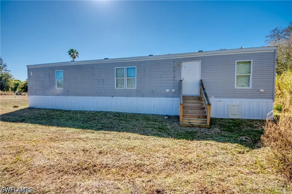 7711 Suncoast Drive North Fort Myers FL 33917