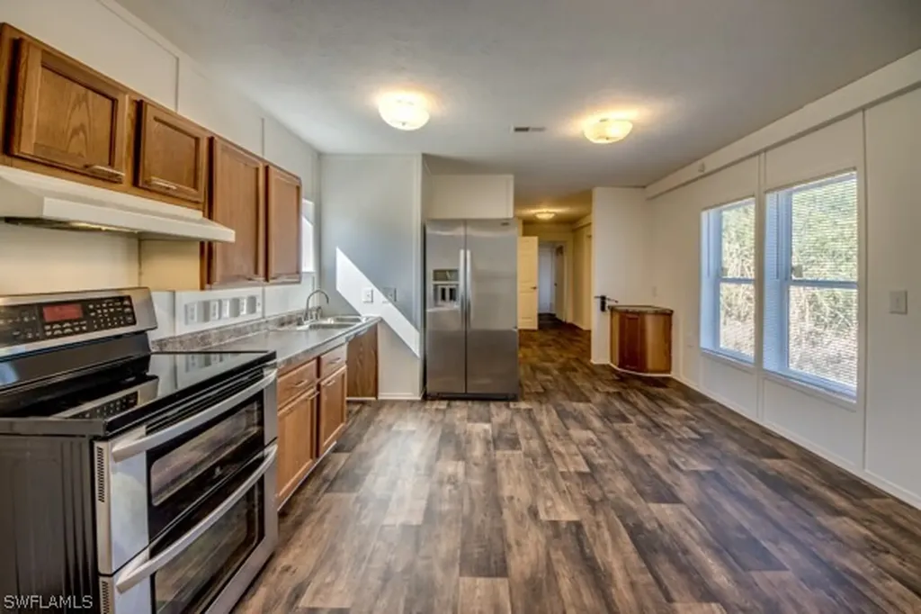 7711 Suncoast Drive North Fort Myers FL 33917