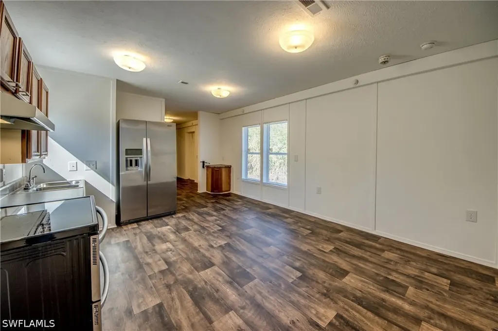 7711 Suncoast Drive North Fort Myers FL 33917