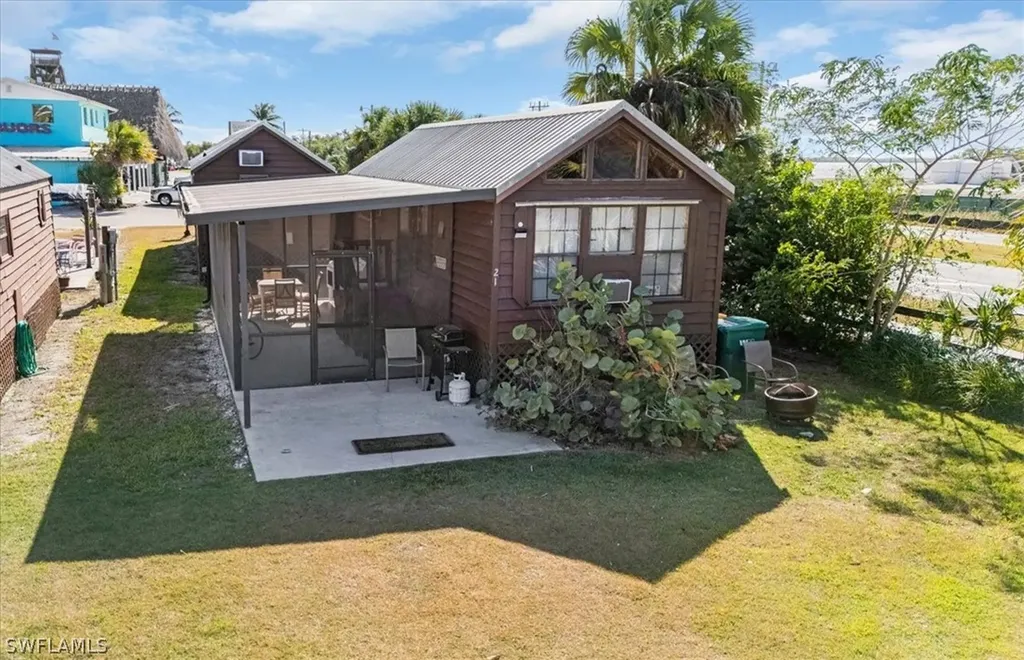 825 Copeland Everglades City FL 34139