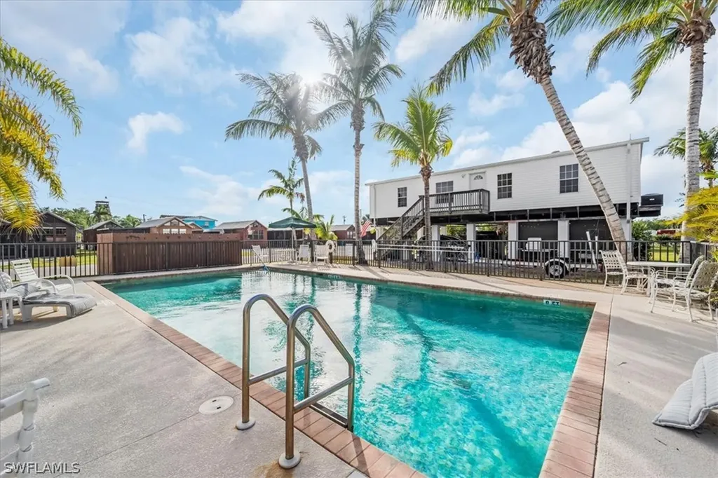 825 Copeland Everglades City FL 34139