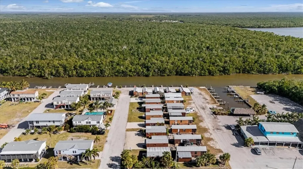 825 Copeland Everglades City FL 34139