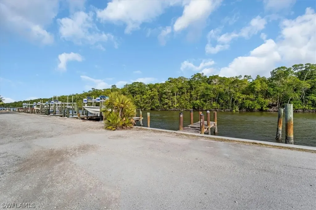825 Copeland Everglades City FL 34139