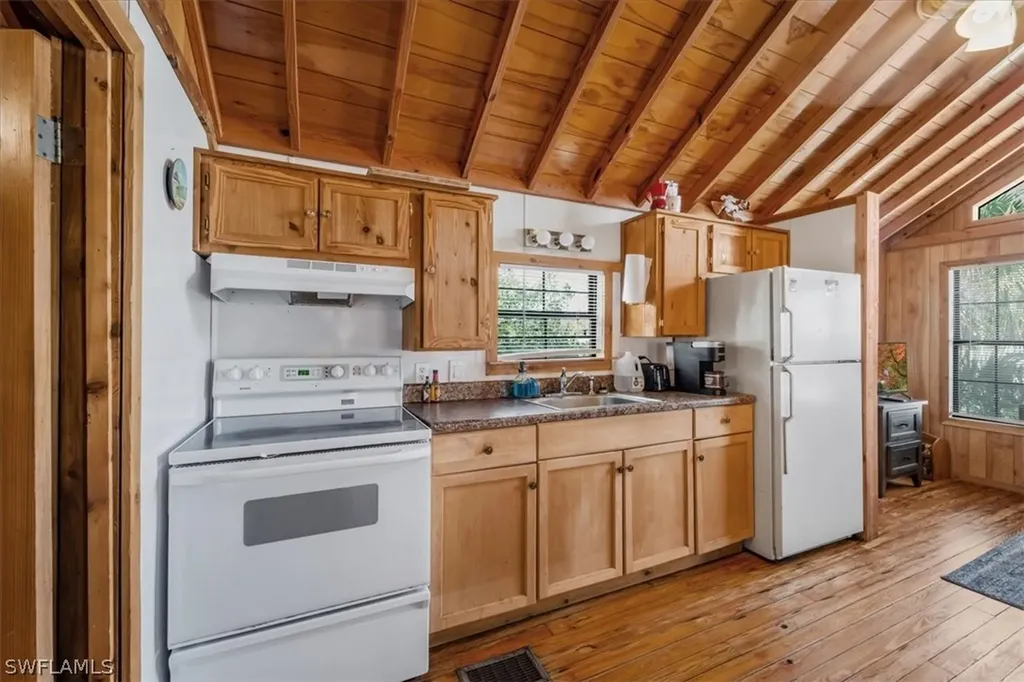 825 Copeland Everglades City FL 34139