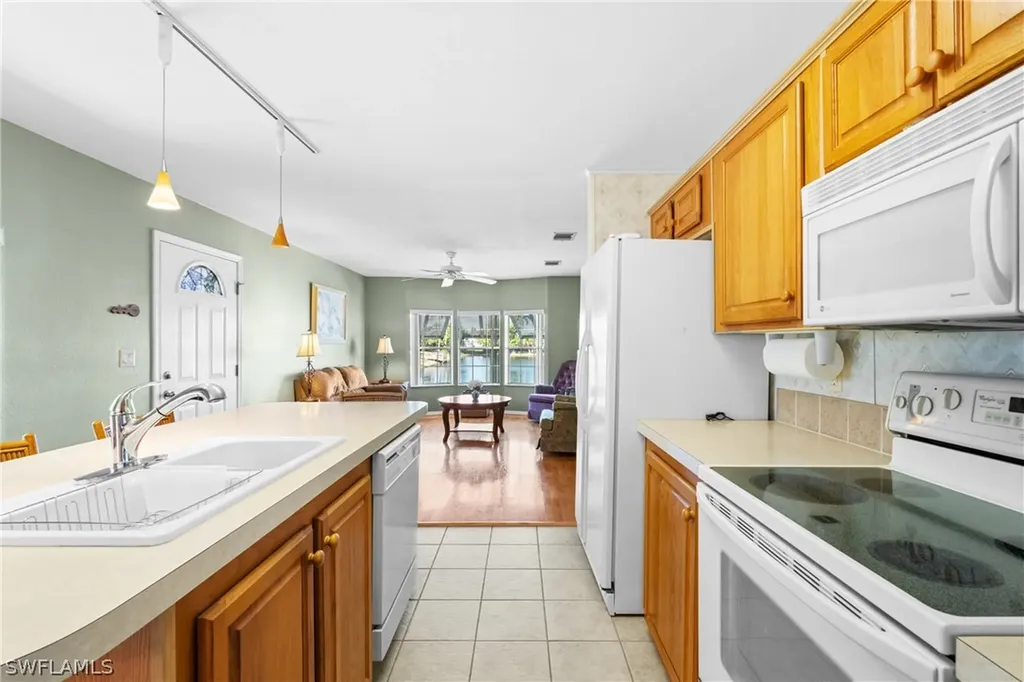 289 Riverwood Road Naples FL 34114