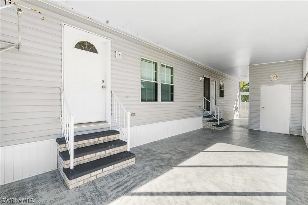 289 Riverwood Road Naples FL 34114