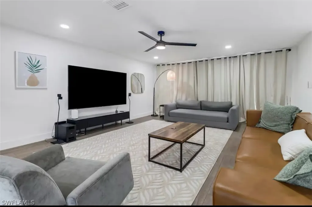 514 14th Street N Naples FL 34102