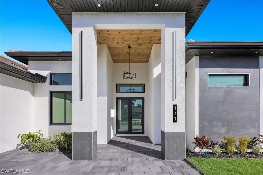 141 SE 21st Street Cape Coral FL 33990