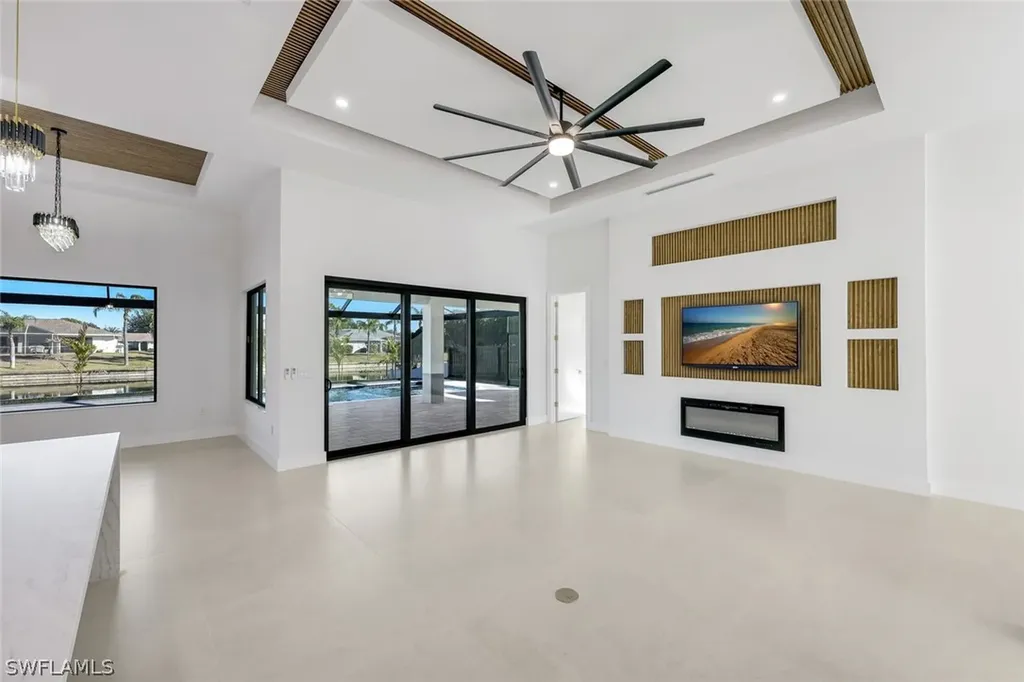 141 SE 21st Street Cape Coral FL 33990