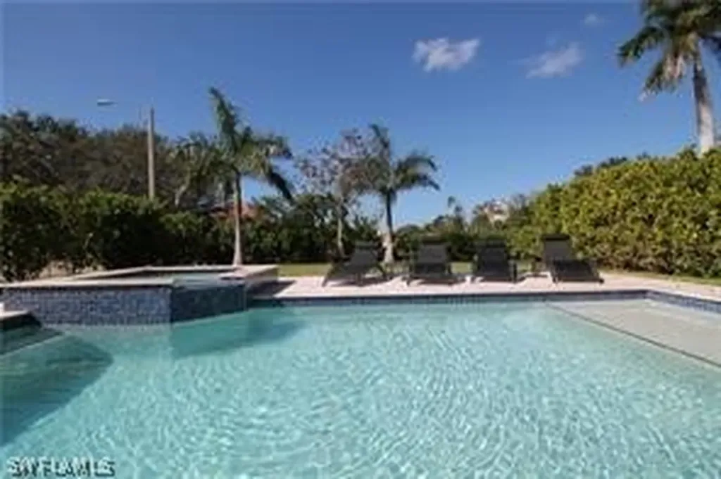 11002 Vanderbilt Drive Naples FL 34108
