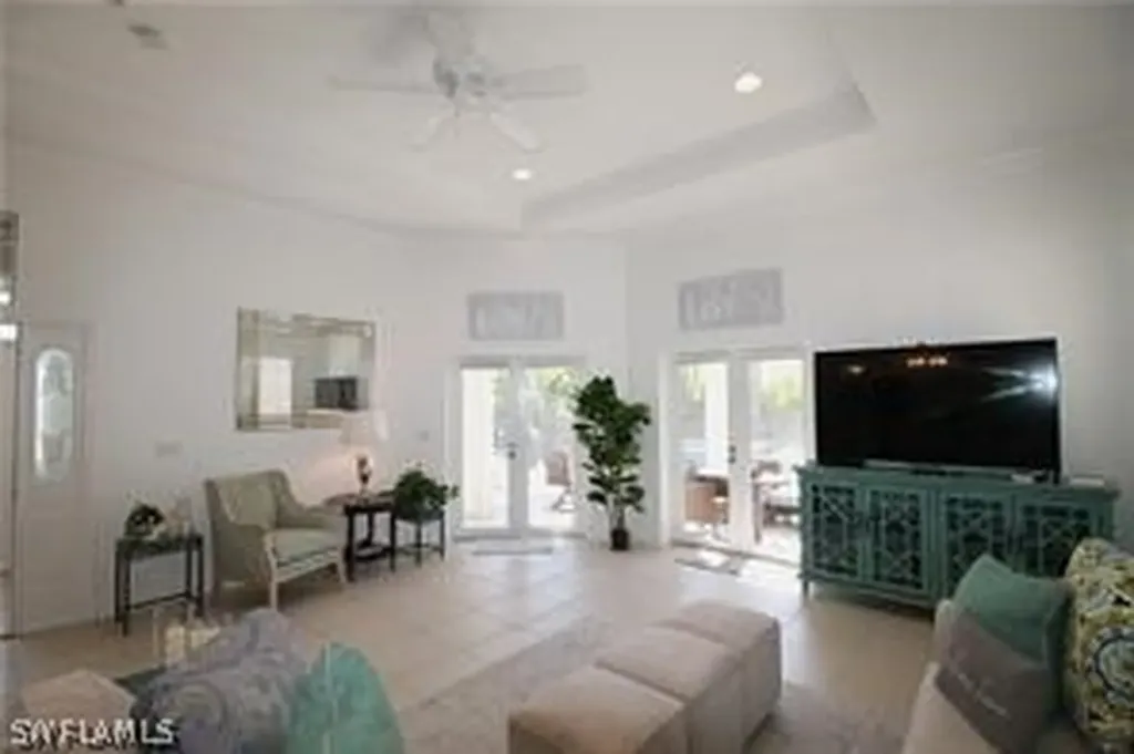 11002 Vanderbilt Drive Naples FL 34108