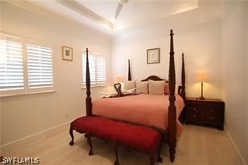 11002 Vanderbilt Drive Naples FL 34108