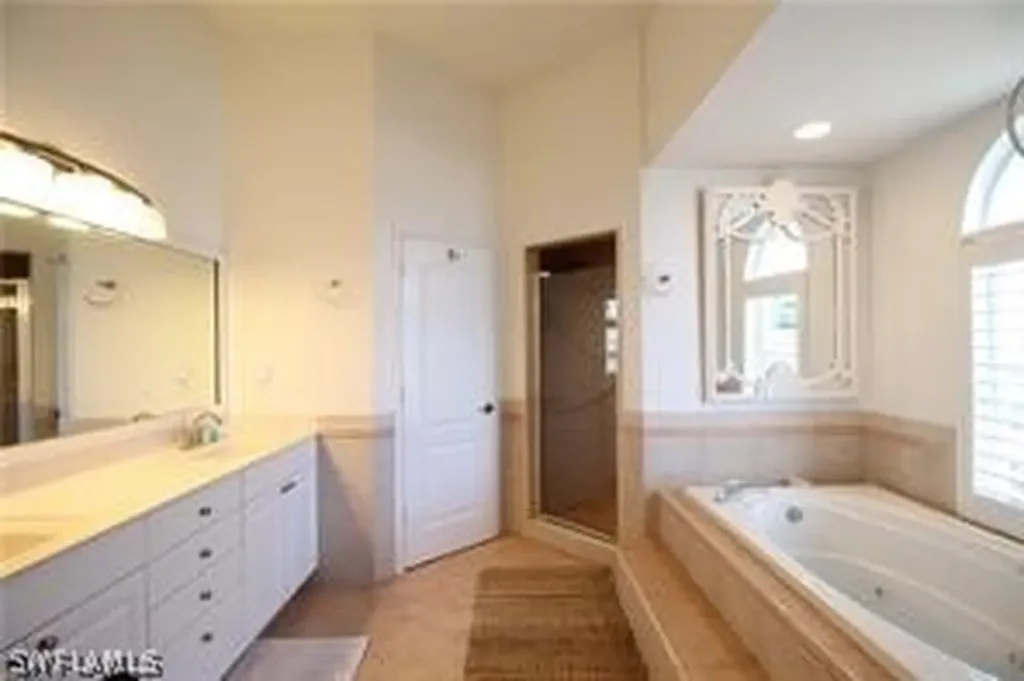 11002 Vanderbilt Drive Naples FL 34108