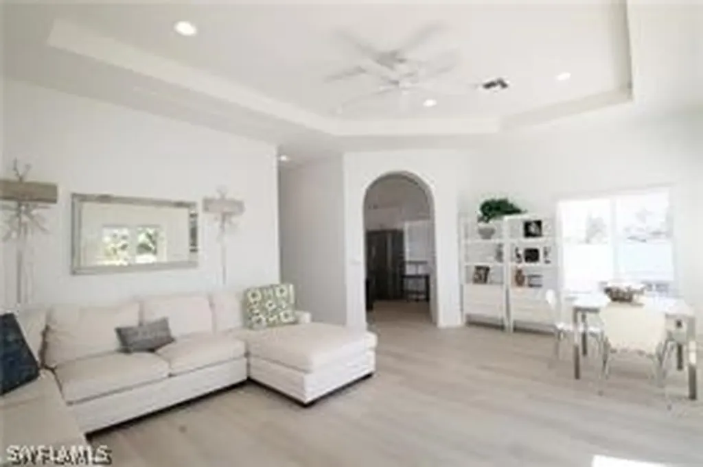 11002 Vanderbilt Drive Naples FL 34108