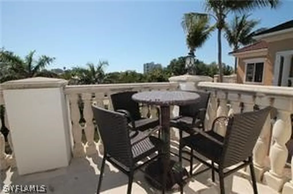 11002 Vanderbilt Drive Naples FL 34108