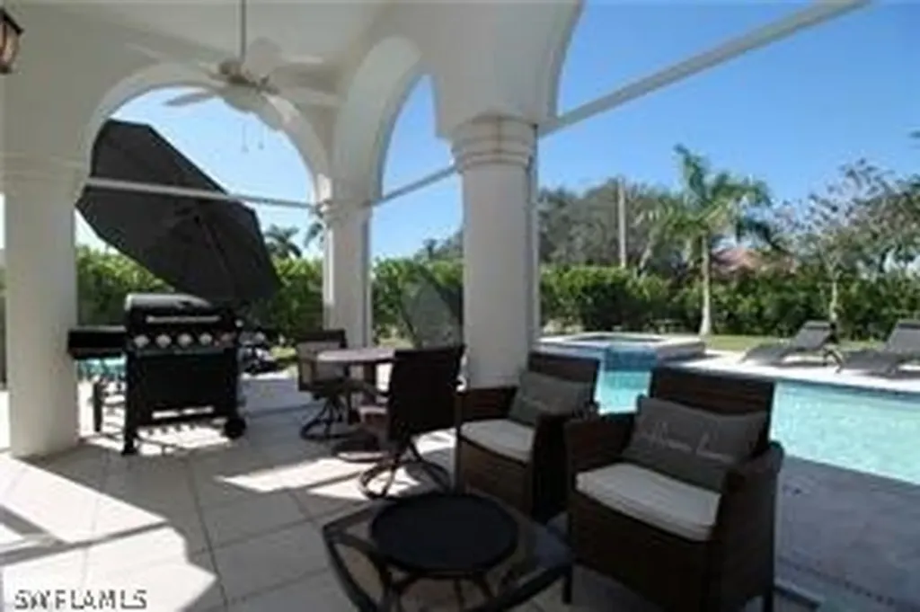 11002 Vanderbilt Drive Naples FL 34108