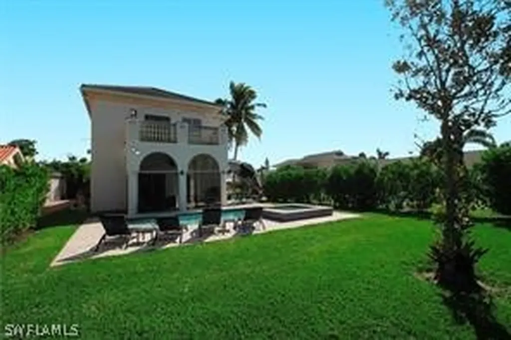 11002 Vanderbilt Drive Naples FL 34108