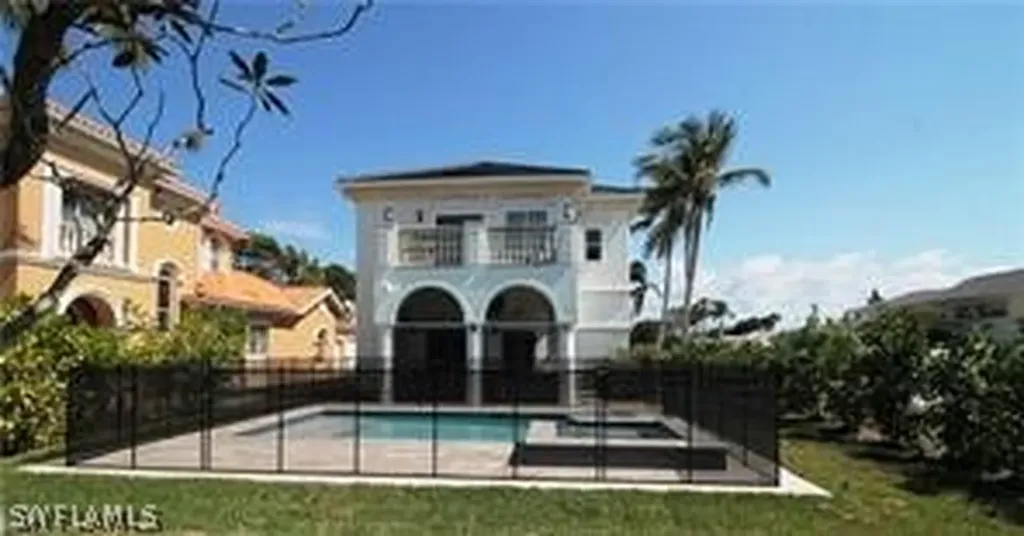 11002 Vanderbilt Drive Naples FL 34108