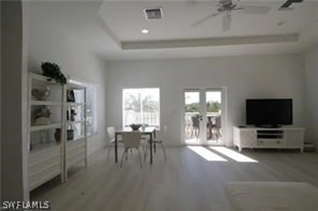 11002 Vanderbilt Drive Naples FL 34108
