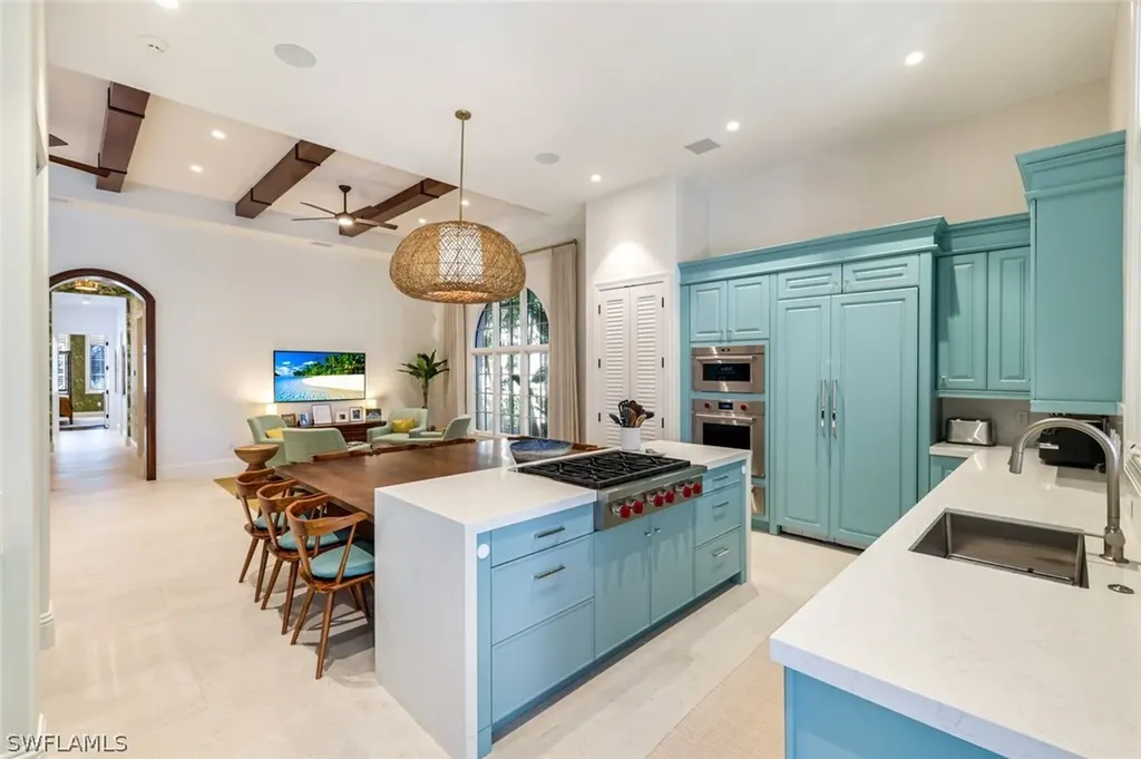 2904 Tiburon Boulevard E Naples FL 34109