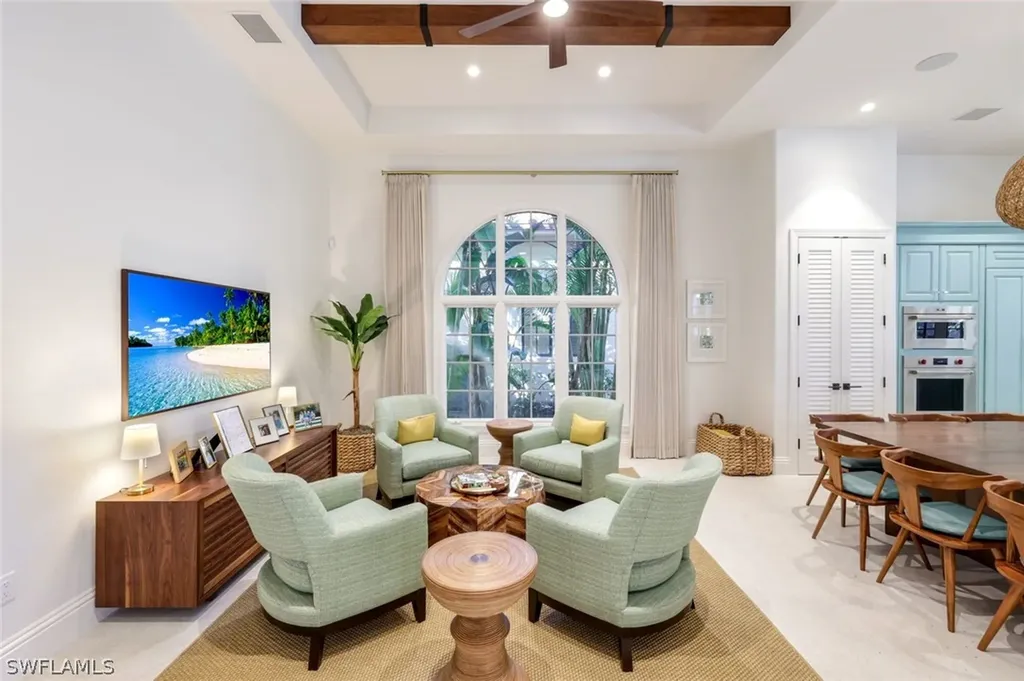 2904 Tiburon Boulevard E Naples FL 34109