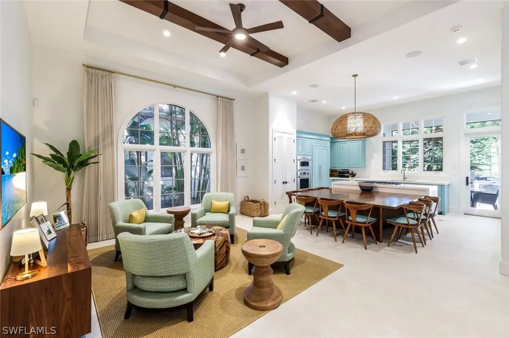 2904 Tiburon Boulevard E Naples FL 34109