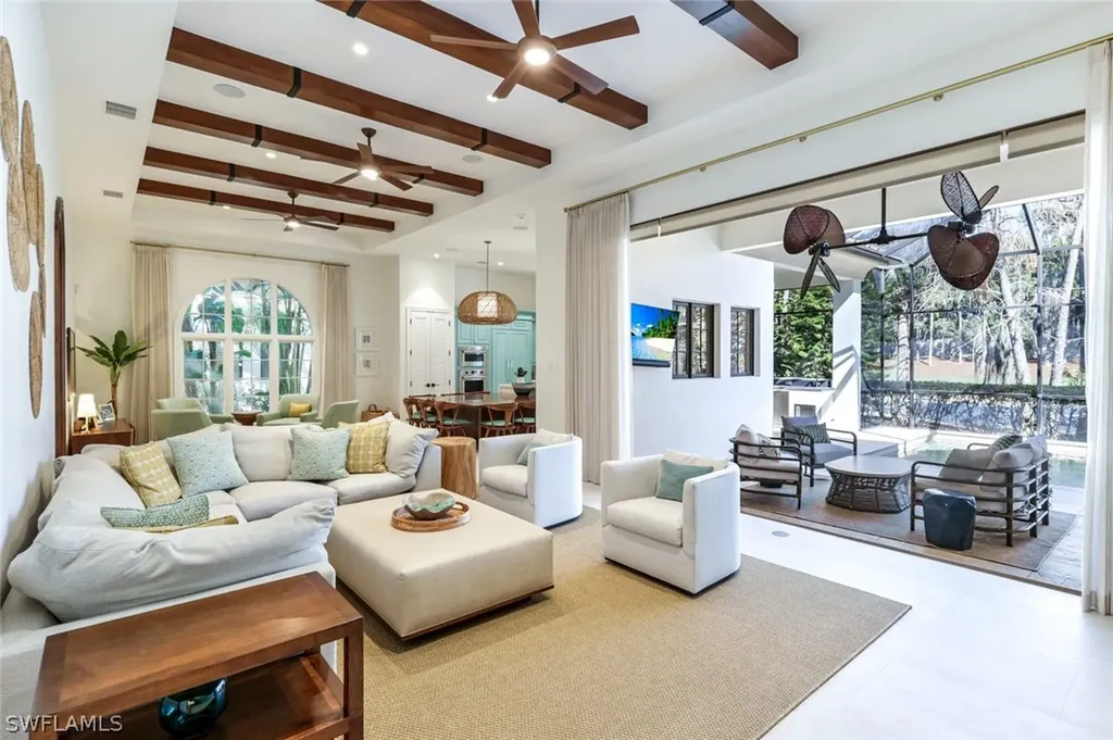 2904 Tiburon Boulevard E Naples FL 34109