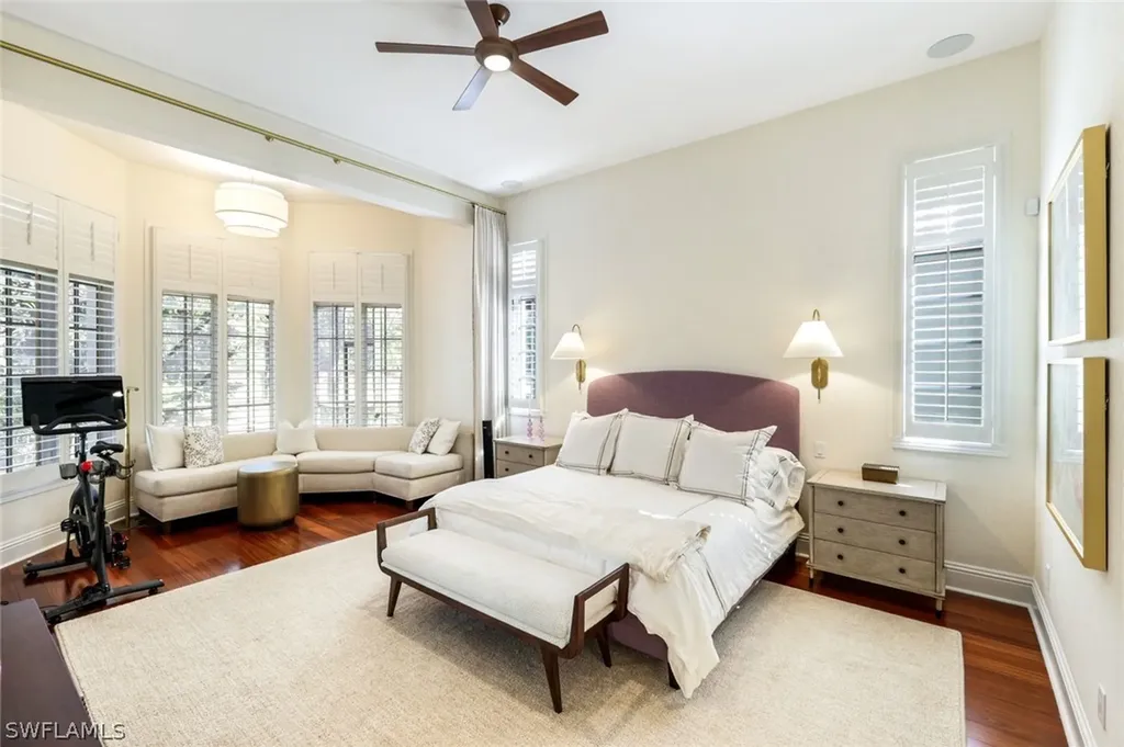2904 Tiburon Boulevard E Naples FL 34109