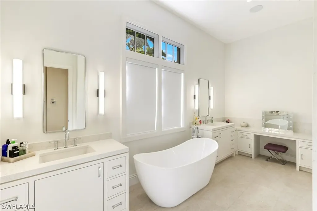 2904 Tiburon Boulevard E Naples FL 34109