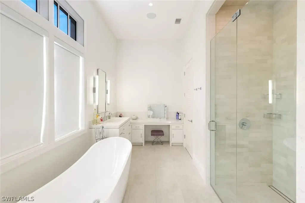 2904 Tiburon Boulevard E Naples FL 34109