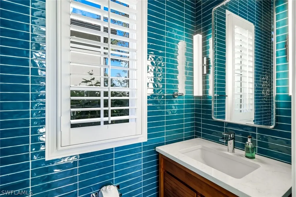 2904 Tiburon Boulevard E Naples FL 34109