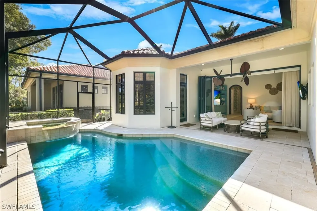 2904 Tiburon Boulevard E Naples FL 34109